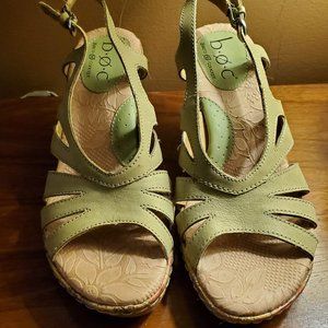 BOC size 7  green wedges with flowered wedge.